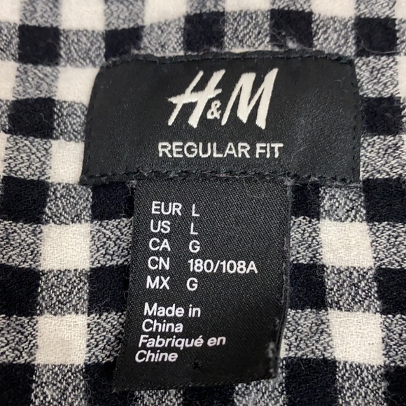 H&M Regular Fit Large Button Up - Picture 8 of 10
